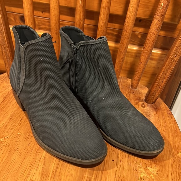 New Kensie Boots - Picture 4 of 16